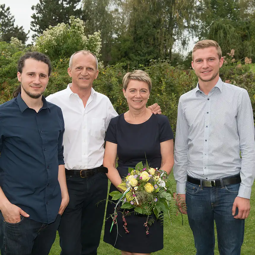 20 Jahresfeier Foto Familie Binder