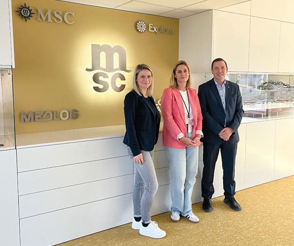 Beitragsbild Claudia Raab (MTrack) mit Katharina Korbelik und Christian Vogt (MEDLOG)